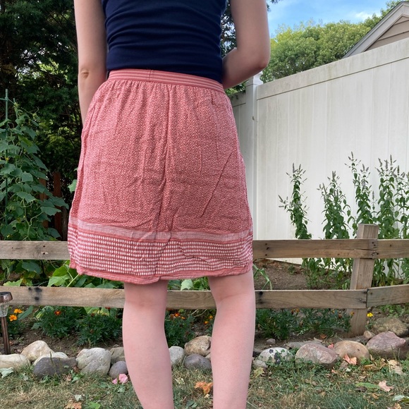 knee length flowy skirt - Picture 1 of 3